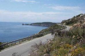 Xtrallusion photo library of independent, self-guided walking and sightseeing holidays in Italy. Pictures, images, photos and photographs taken along the way of this 1-day walking itinerary, to give you a visual impression of the day's walk.